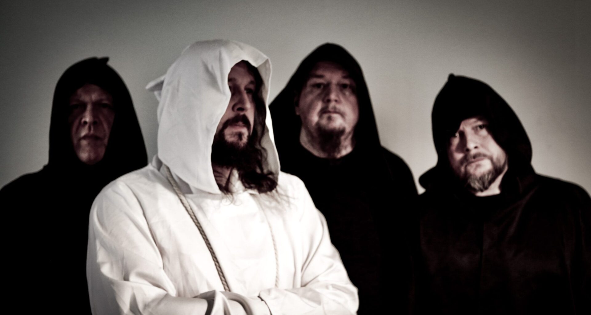 i primi dettagli dell'album di debutto "The Sound of Absent Life"