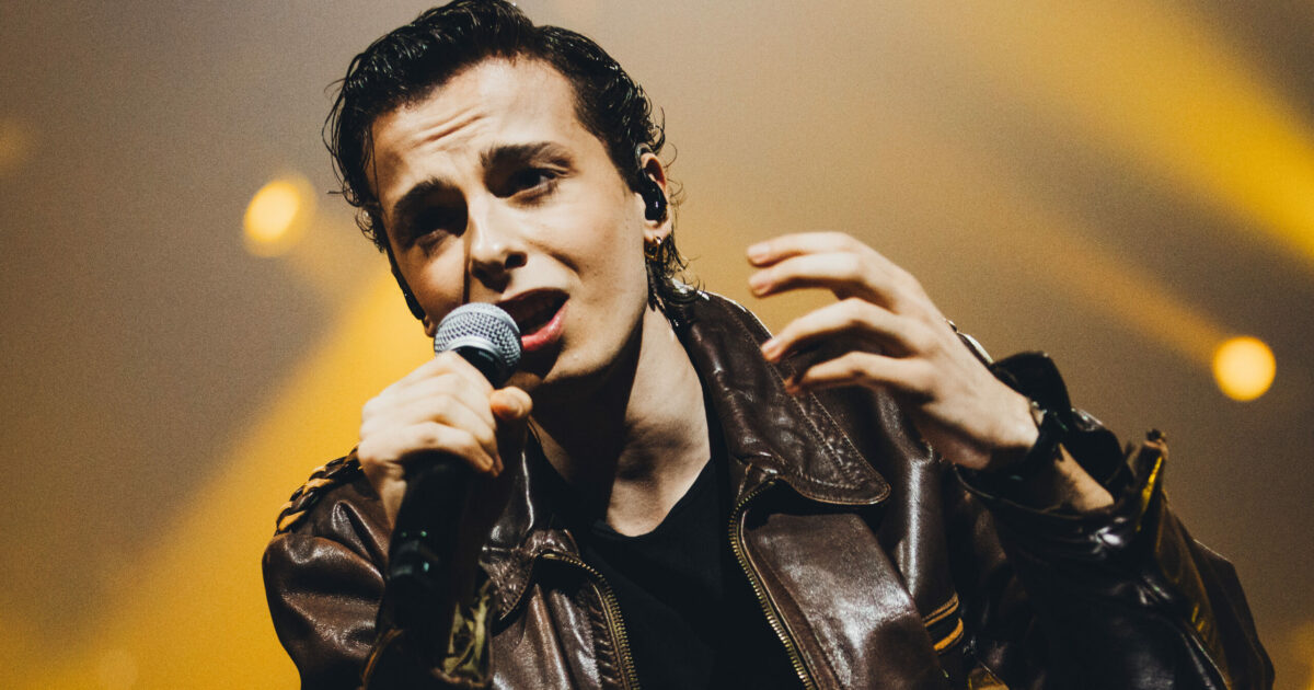 “X Factor è stato assurdo, non mi aspettavo nulla di ciò che è successo. Ho sfruttato le critiche per crescere, non ho rimpianti. Chi vince? Rob”: parla Tomasi