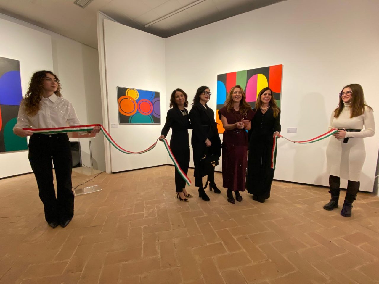 Taglio-del-nastro-min