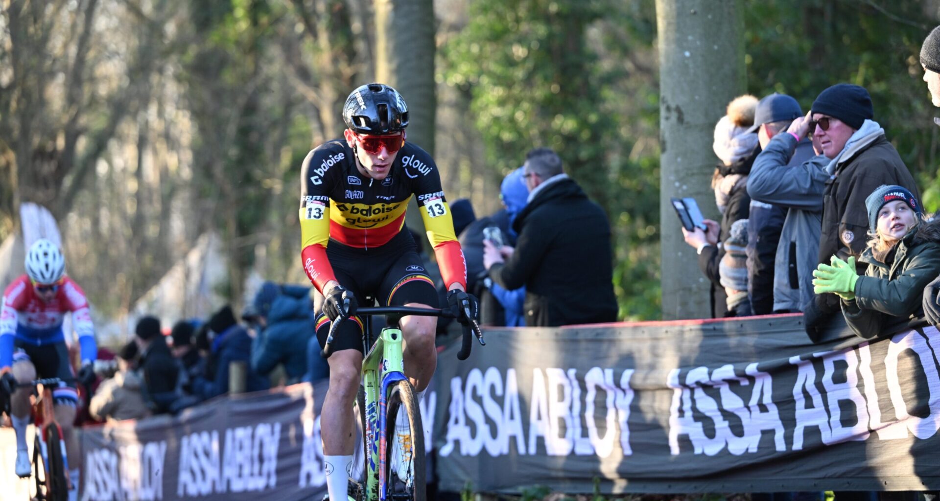 CDM Ciclocross, Thibau Nys battuto ancora da Van Der Poel: "Ho i piedi molto freddi, quando ha attaccato ho perso il pedale due volte"