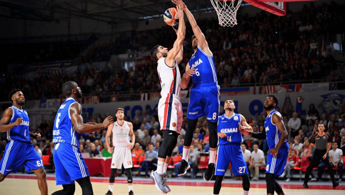 Banco di Sardegna Sassari - Trapani Shark