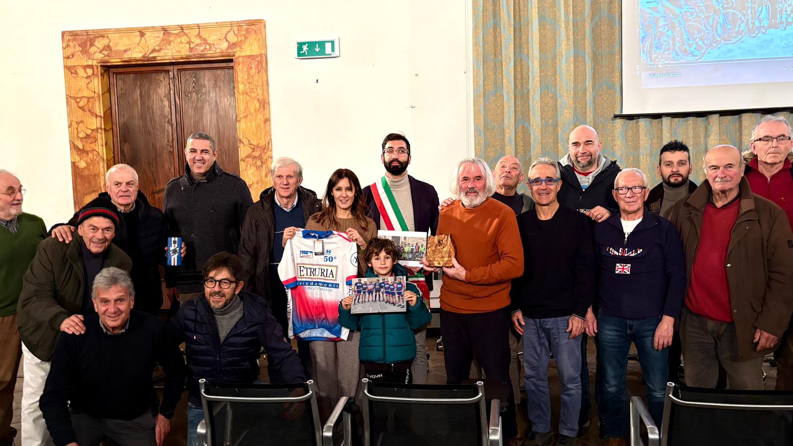 San Quirico d'Orcia, un applauso lungo mezzo secolo: alla Ciclistica Etruria il premio Sportivo dell’Anno 2025