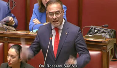 “Dio, patria e famiglia non è uno slogan ma un credo”, l’intervento dell’ultra-leghista Sasso in Aula – Video - Il Fatto Quotidiano