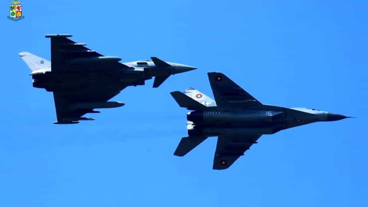 Perché a Roma oggi volano aerei militari