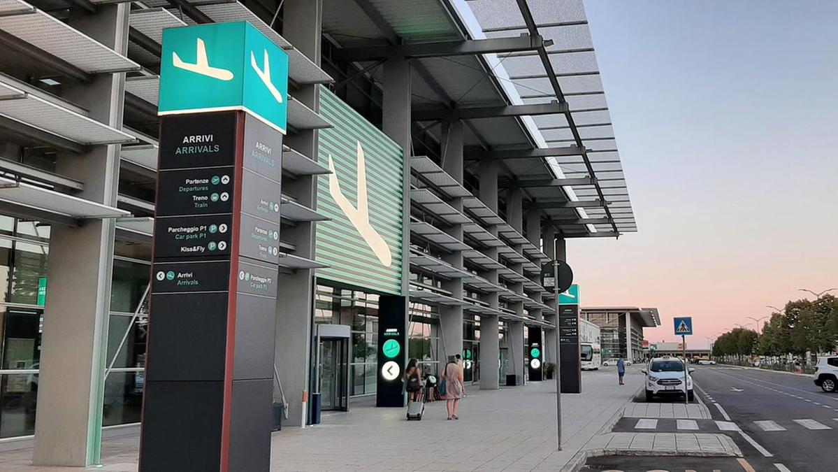 all’aeroporto Sanzio un hotel mai costruito. Conto da 11 milioni di euro