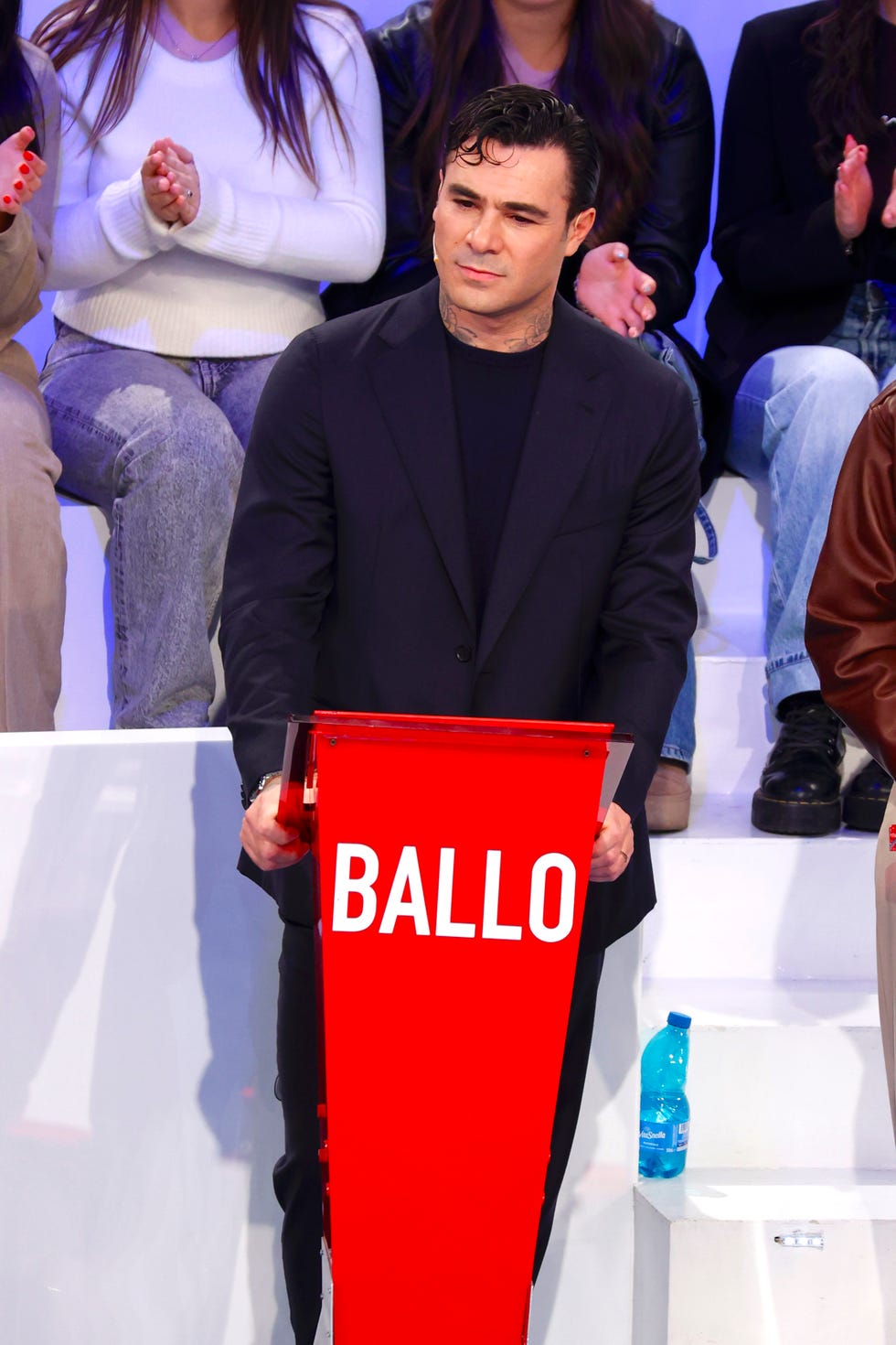 amici ospiti puntata 21 dicembre