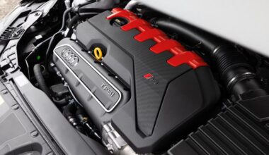 Serve più tempo, l'UE rinvia il pacchetto auto: si apre a e-fuel e biocarburanti