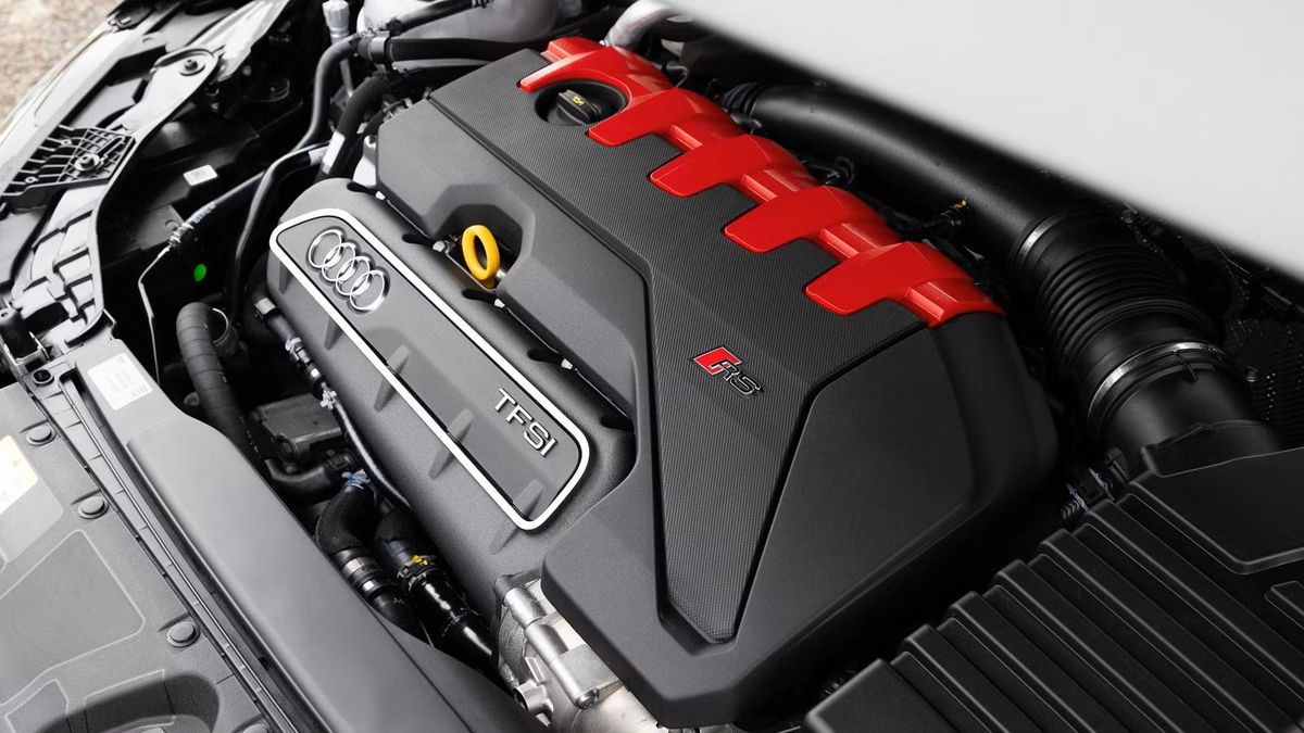 Serve più tempo, l'UE rinvia il pacchetto auto: si apre a e-fuel e biocarburanti