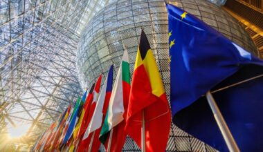 Asset russi congelati, Ue pronta all’accordo. Cosa dice l’articolo 122 del Trattato che esclude l’unanimità