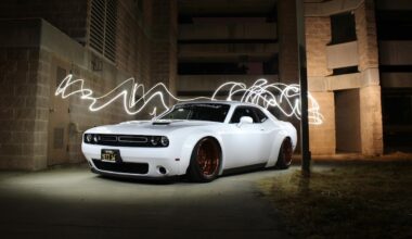 Il colore del 2026 è il bianco Cloud Dancer, uno dei preferiti dagli automobilisti