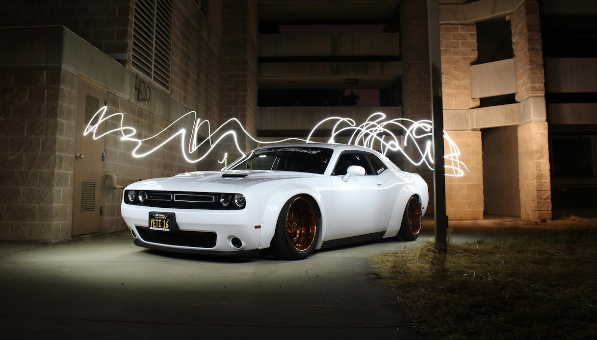 Il colore del 2026 è il bianco Cloud Dancer, uno dei preferiti dagli automobilisti