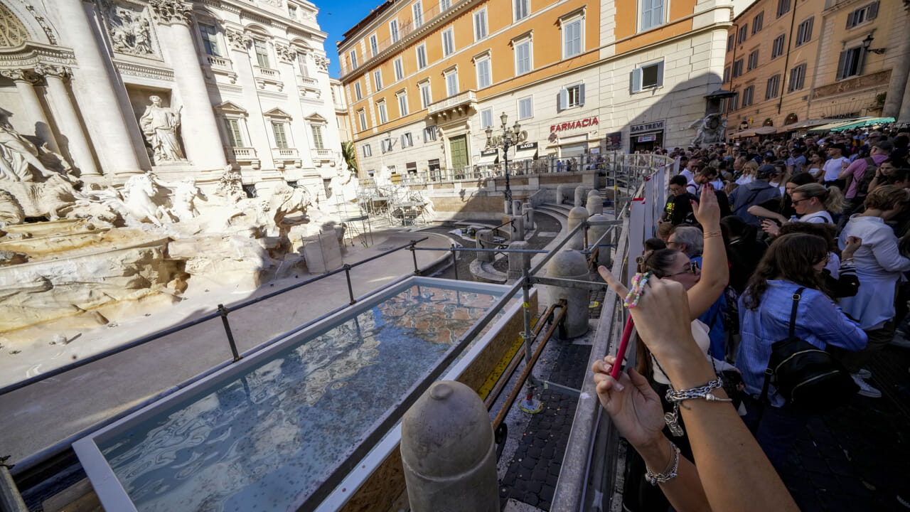 Cosa c'è di vero nel progetto di Fontana di Trevi a pagamento. Davvero ammirare l'opera costerà due euro?