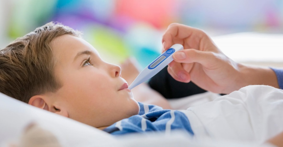 Febbre fino a 40 gradi, tosse e spossatezza: l’influenza travolge i bambini. La pediatra Filippi: “Siamo sommersi di casi, il vaccino fa la differenza”