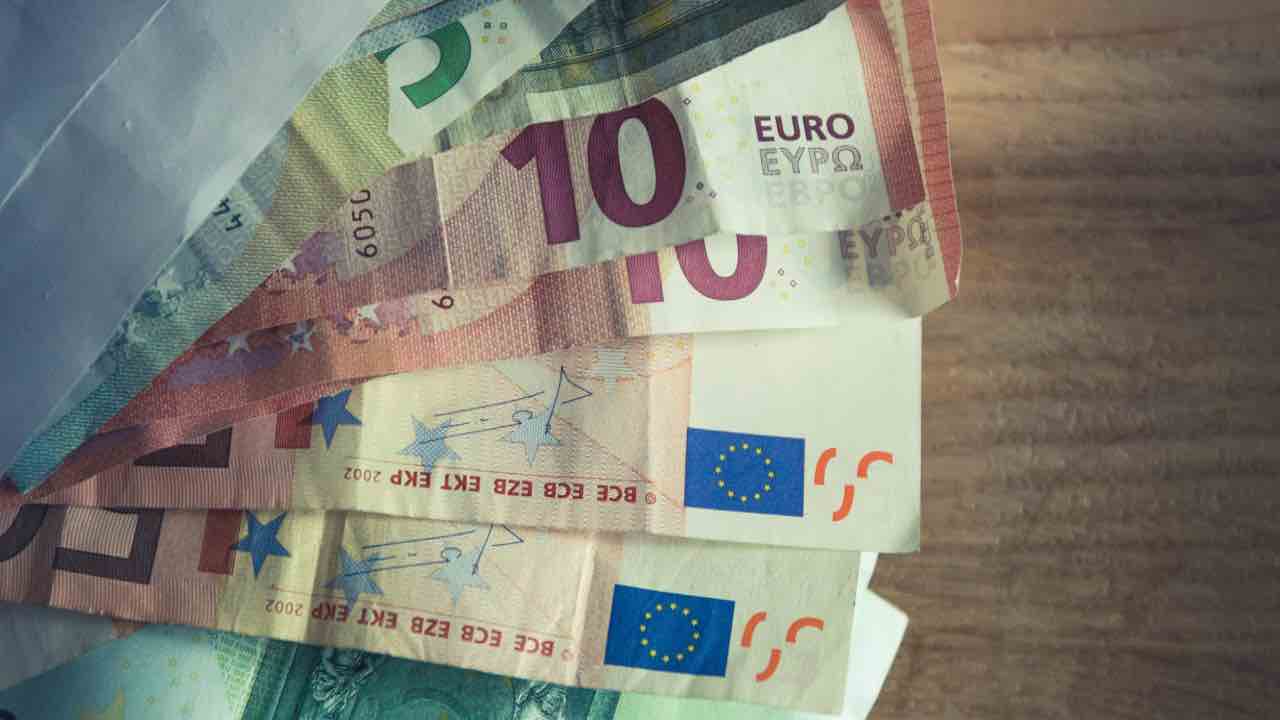 Enel come la Befana: pronto il bonifico per gli italiani a gennaio | Finalmente pagati i dividendi per gli azionisti