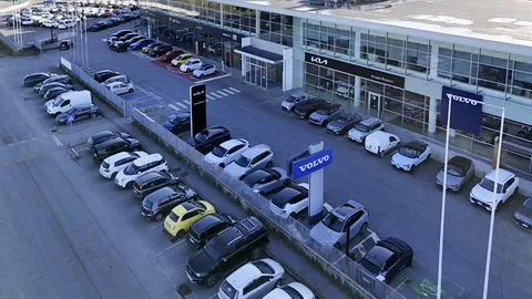 La Lombardia ha il suo nuovo colosso dell'auto: 1,2 miliardi di fatturato, 1050 lavoratori e 41 sedi