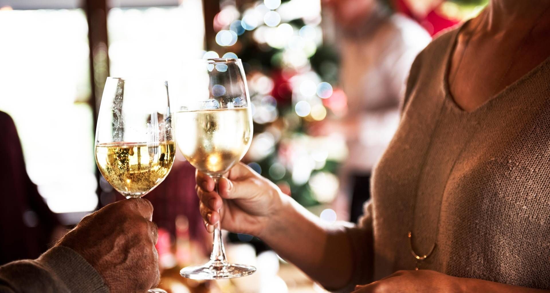 Troppi brindisi fanno male a fegato e cervello. E c'è chi rischia di più