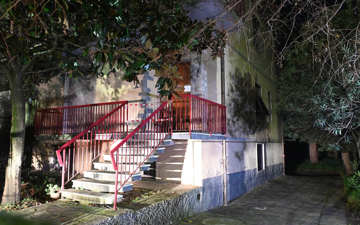 Firenze, trovato un cadavere in un baule di un'abitazione a Sant'Angelo a Lecore