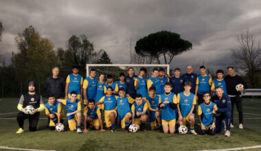 Calcio champagne, vogliamo solo giocare a pallone. Ad Arezzo la prima nazionale del film della stagione