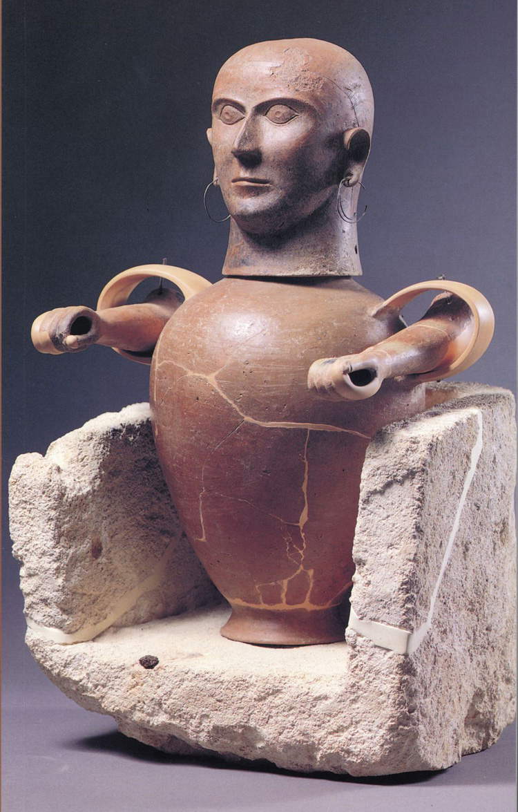 Arte etrusca, Canopo, dalla tomba a camera di Macchiapiana (ultimi decenni del VII secolo a.C.; ceramica; Sarteano, Museo Civico Archeologico)
