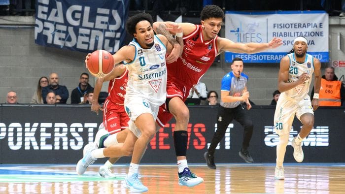 Cantù: vedi Napoli e poi cambia rotta. «Dura, ma ci siamo»