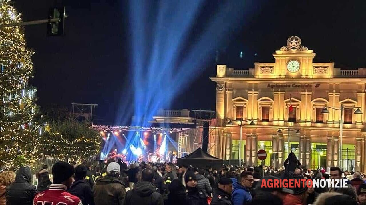 Da Noemi a Eugenio Colombo, notte di musica per festeggiare l'arrivo del 2026: cosa fare a Capodanno