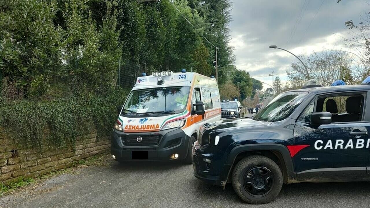 scontro auto-furgone, morto un uomo