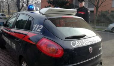 Ubriaco trascina la moglie per i capelli e poi picchia le figlie che cercavano di salvare la mamma