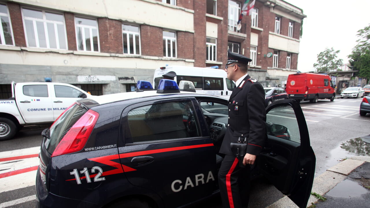 preso a pugni dal ladro col flessibile