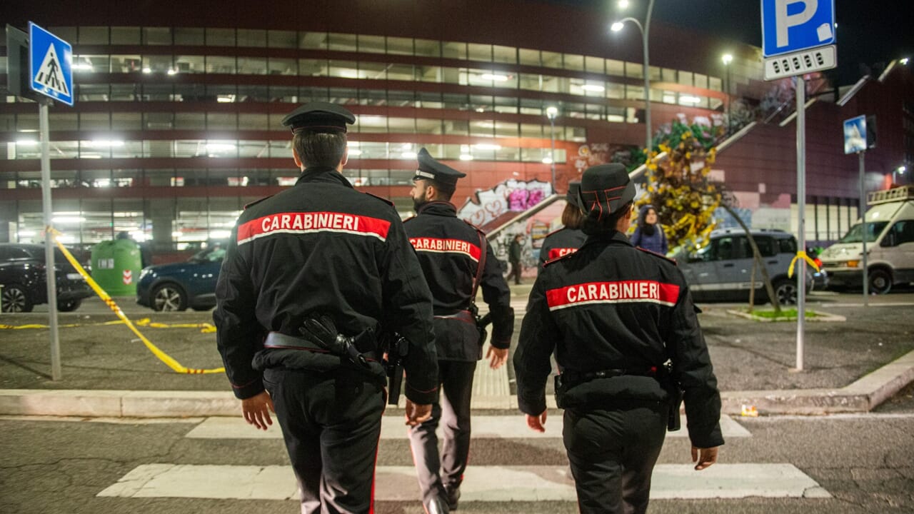 Stupro metro Jonio, la studentessa violentata è stata seguita sul treno?