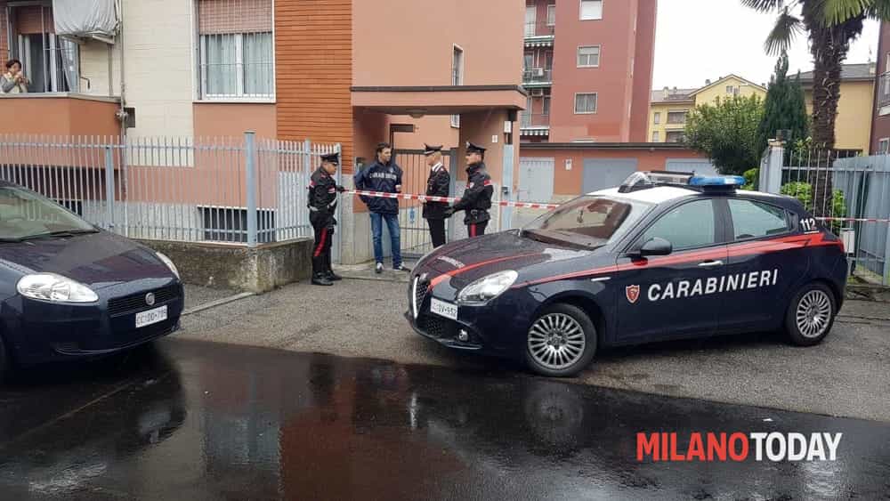 Ragazzo accoltellato fuori da scuola: è grave