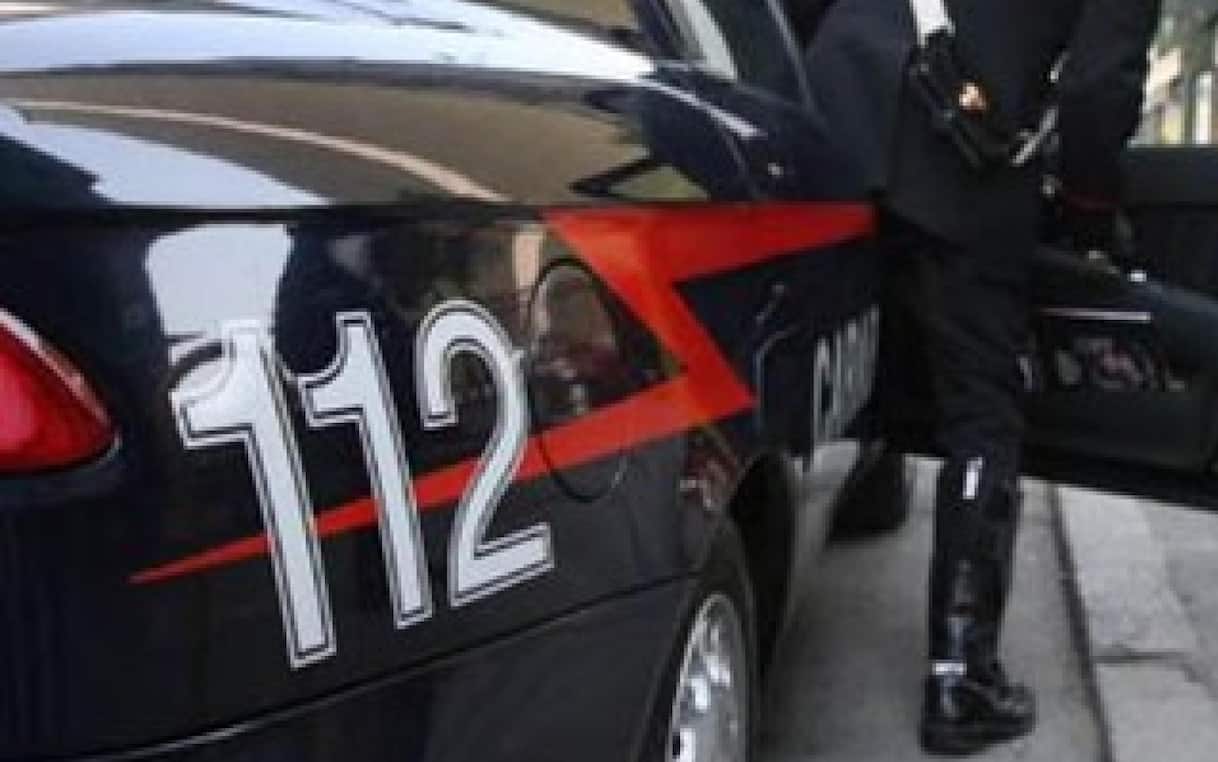 Brescia, ucciso a coltellate davanti a un bar a Sarezzo: arrestato 32enne