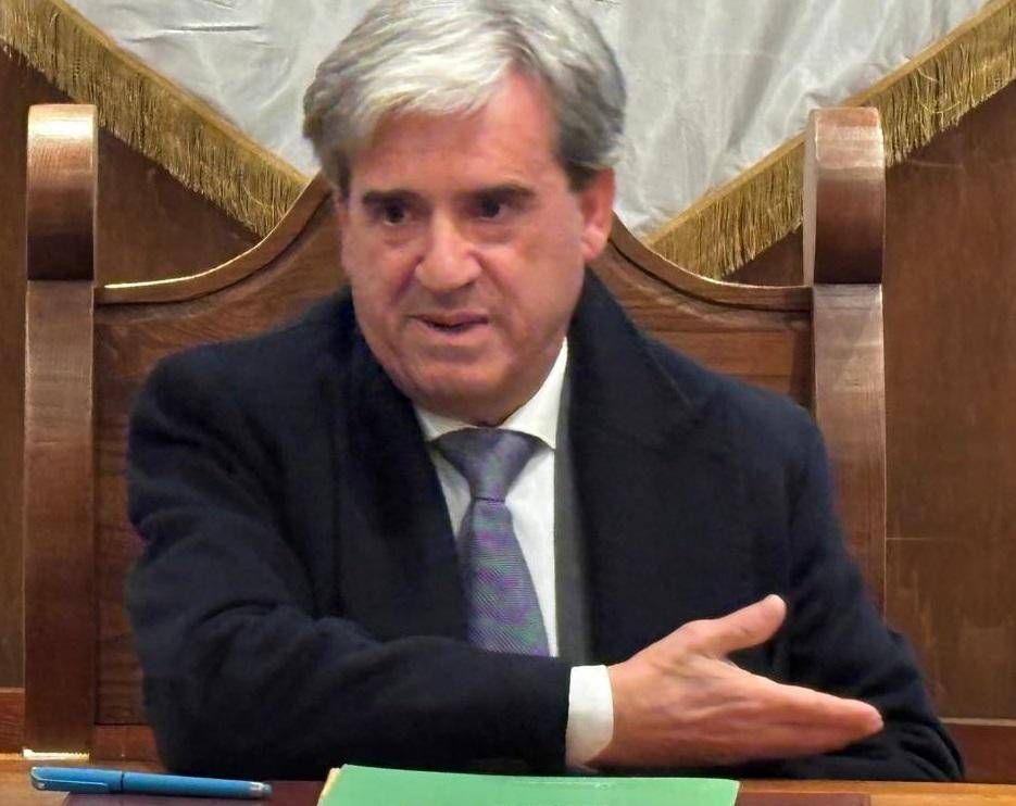 Sindaco del Salernitano aggredito sotto casa, Carmine Siano ricoverato in prognosi riservata