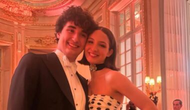 Nipote di Carolina Herrera al Ballo delle debuttanti con vestito a pois super