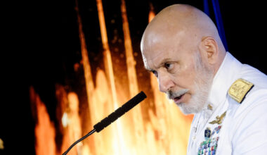 NATO valuta attacco preventivo contro Russia: l'annuncio di Cavo Dragone