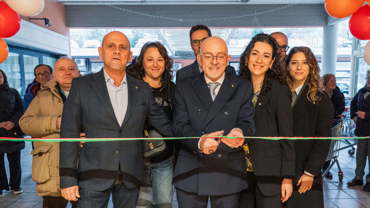 Theate Center in festa per la riapertura del nuovo Conad