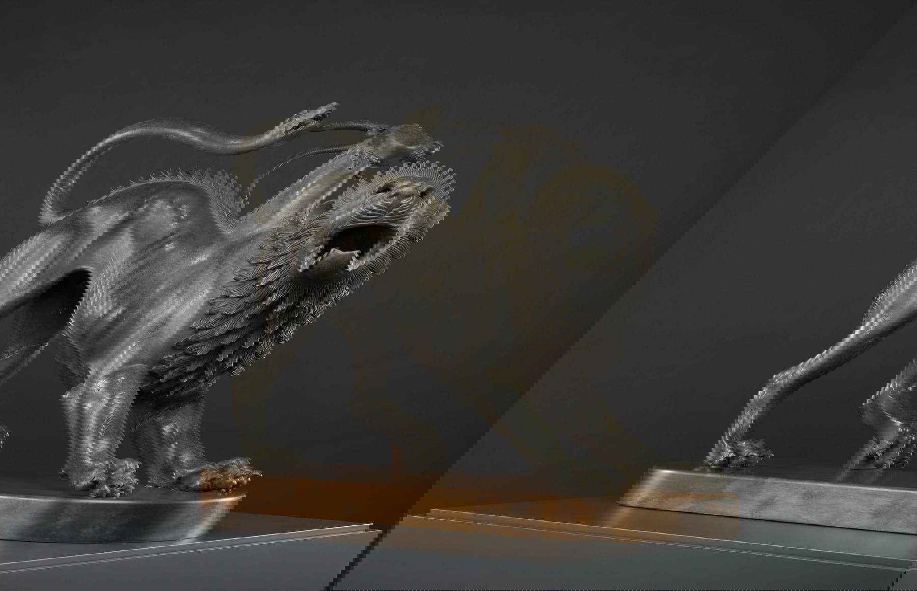 Ambito etrusco, Chimera di Arezzo (inizi del IV secolo a.C.; bronzo, base moderna in legno, 103 x 136 x 50 cm; Firenze, Museo Archeologico Nazionale)