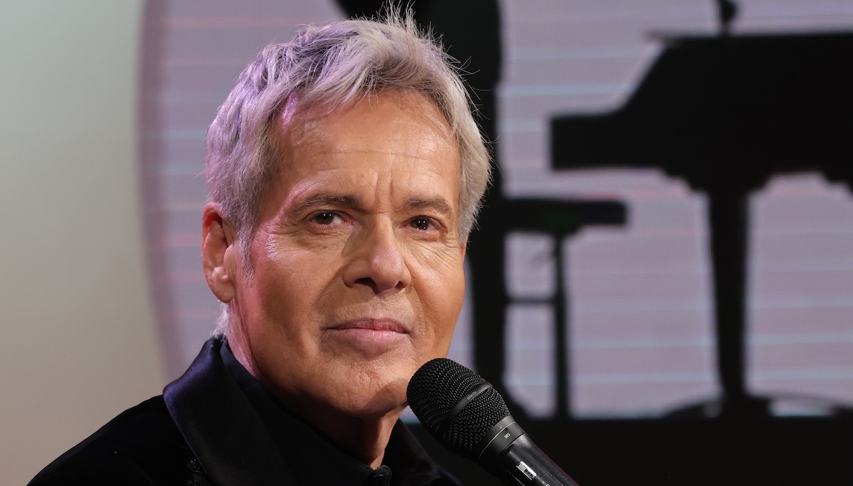 Claudio Baglioni annulla un concerto del tour: cosa succede