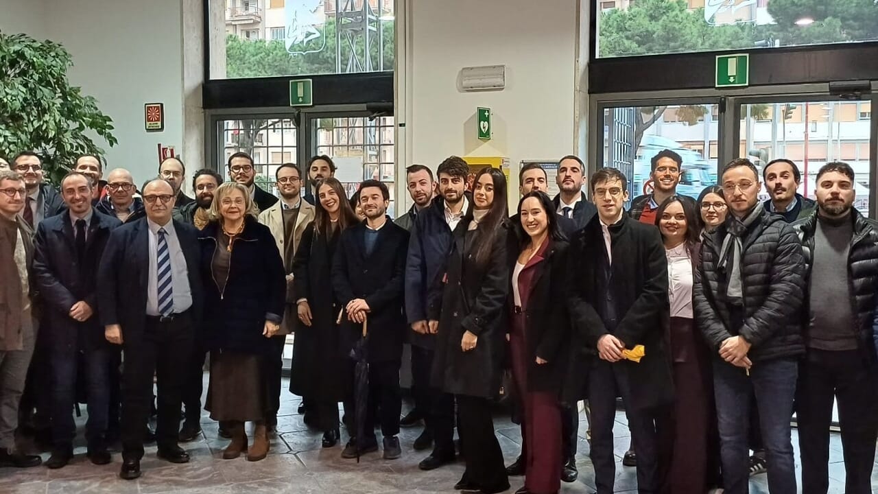 Funzione pubblica, i vincitori del concorso Ripam firmano i primi 46 contratti di assunzione alla Regione