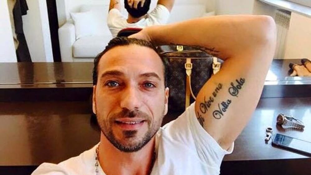 "Con i primi soldi ho comprato una Bentley e sei case"