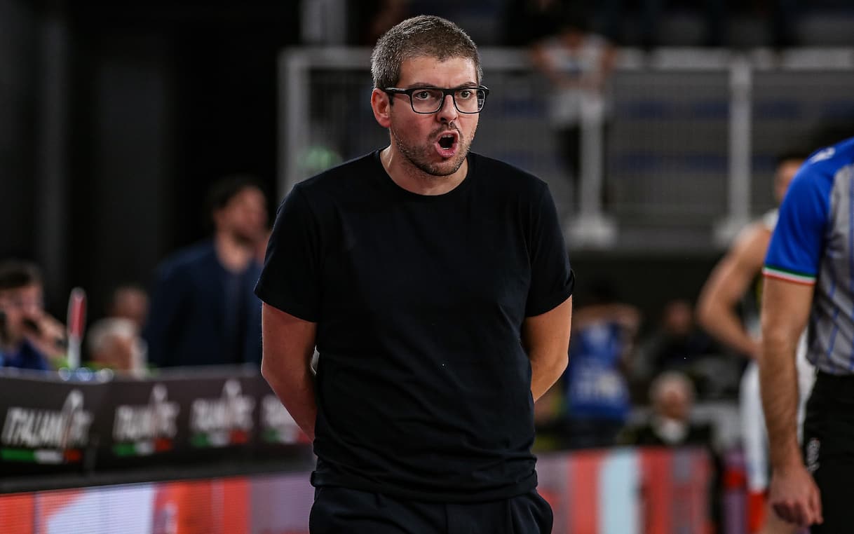 Matteo Cotelli, intervista all'allenatore della squadra rivelazione della Serie A di basket