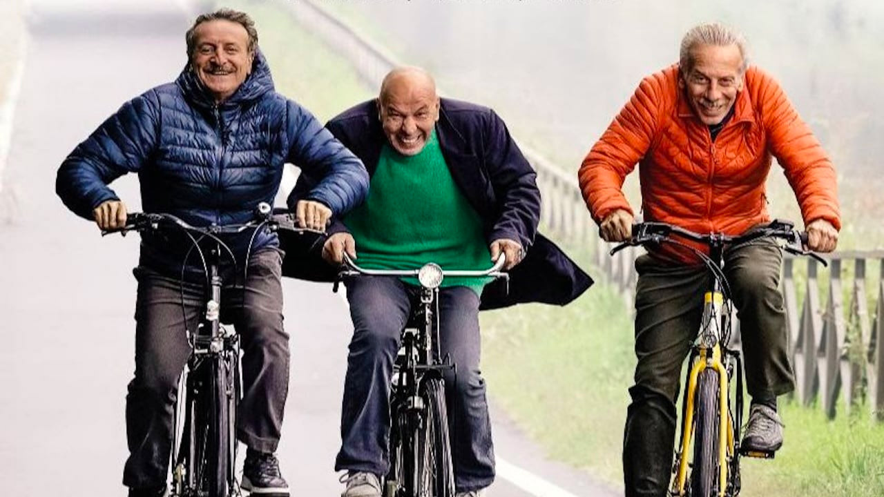 Attitudini - Nessuna, un autoritratto divertente - ma con squarci di riflessione - su un trio comico memorabile