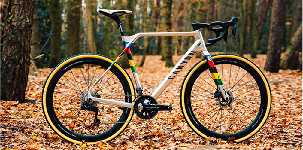 E' stato lo stesso Van der Poel a dedicare su Instagram uno shooting alla sua Canyon Inflite