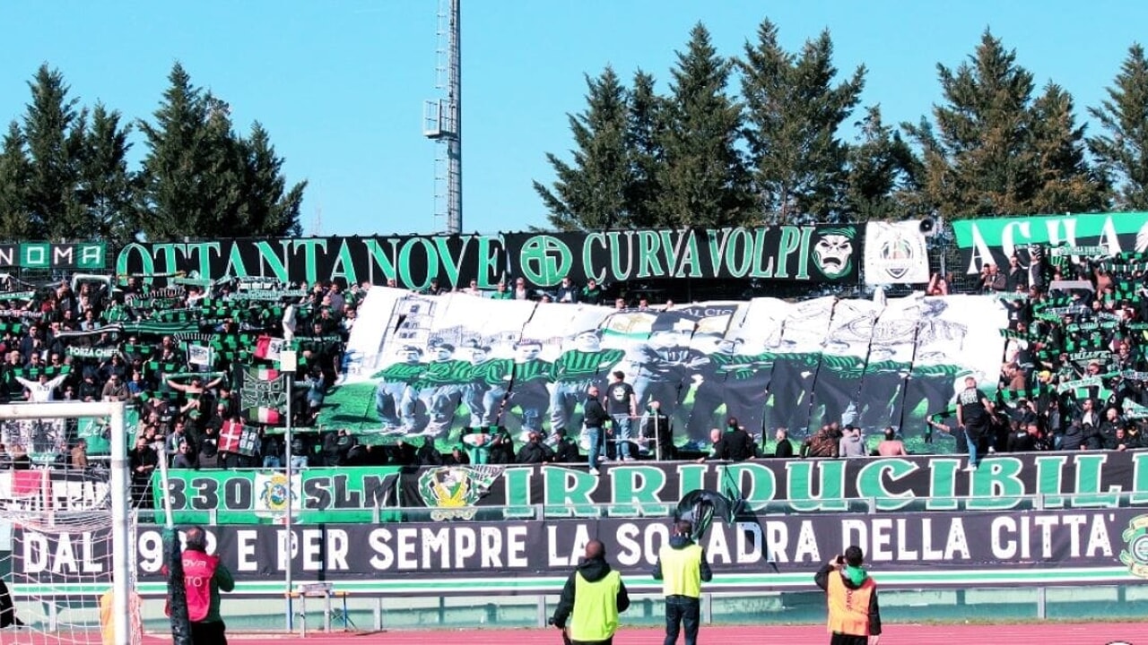 Tifosi del Chieti, la Curva Volpi rompe il silenzio: “Ora basta”