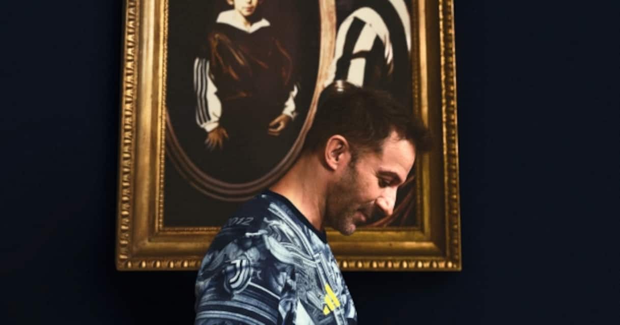 Juve e Del Piero lanciano maglia Collezione ADP: le FOTO | Sky Sport