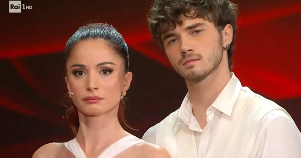 "Porterò la coppa a casa di mio padre. È grande, la puoi toccare, rimarrà lì”: le parole di Andrea Delogu dopo la vittoria a Ballando con le Stelle