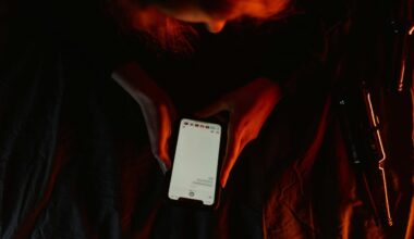 Roma, "ricattata con un finto video hard dopo un casting online". L'incubo di una modella