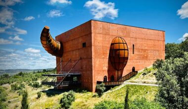 Architettura insolita: 5 progetti “strani” del 2025