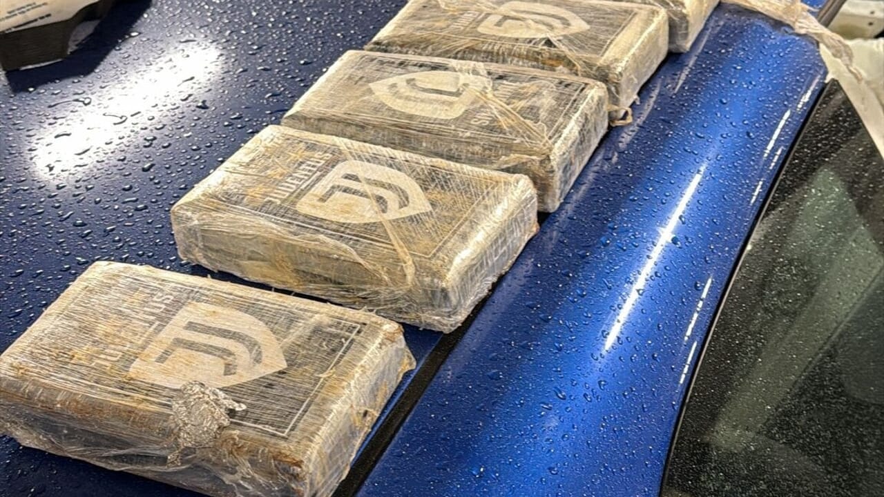 la droga in un finto serbatoio del gas