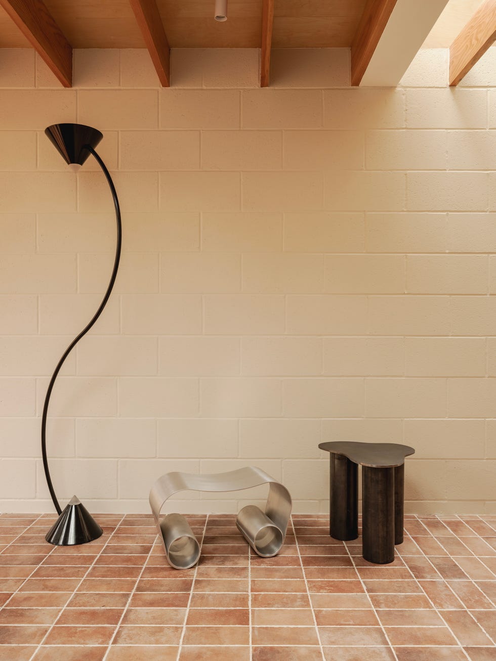 reforma de bajo en casa adosada madera y ladrillo