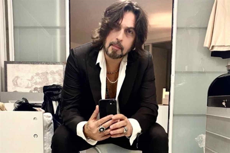 Il cantante torna a parlare dell’ex moglie, della denuncia e della fine dell’amicizia con Scamarcio, mai chiarita (Fonte IG@frasarcina ) - okmugello.it